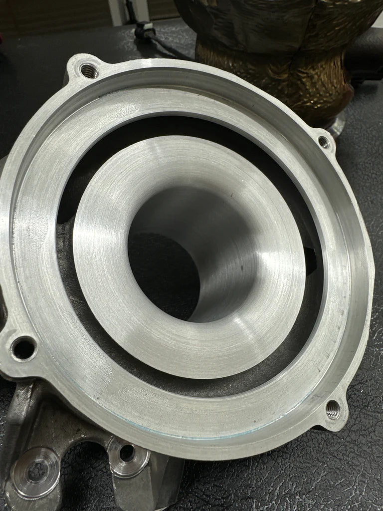 Flow port detail on M177 LS2 hybrid turbo manifold